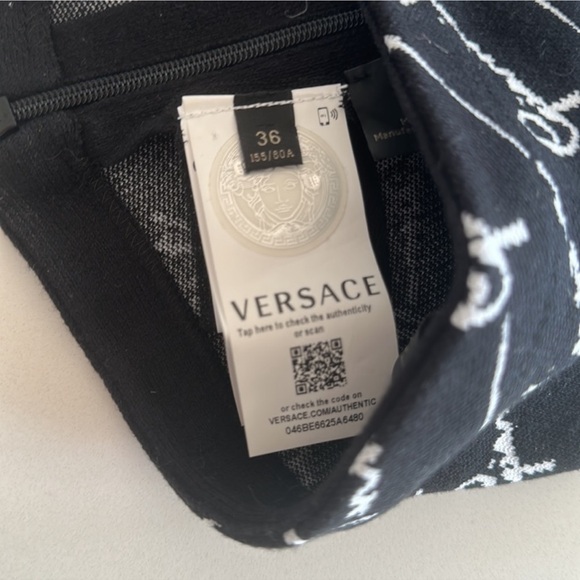 AUTH Versace Knit Logo Crop Tube Top - Picture 4 of 4